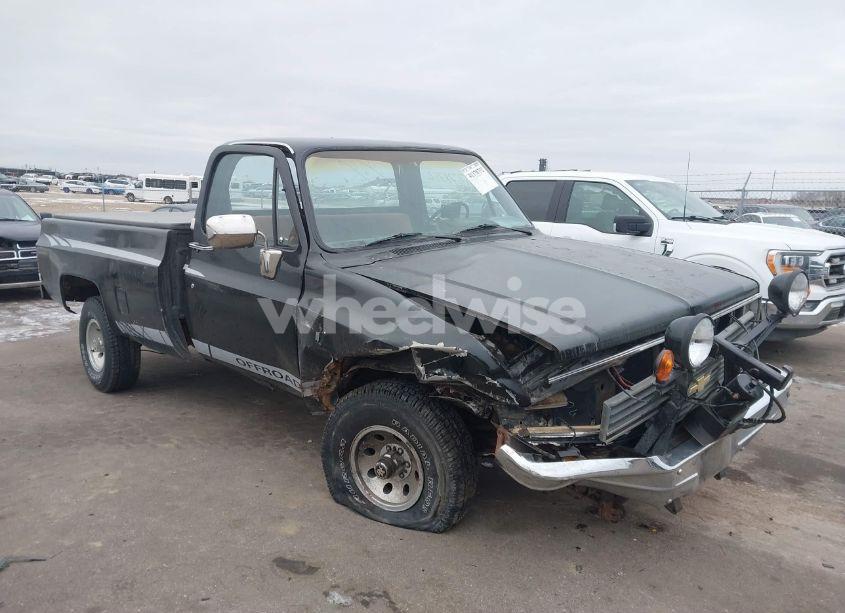1984 Chevrolet K10 (VIN 1GCEK14H3EF353374) main photo