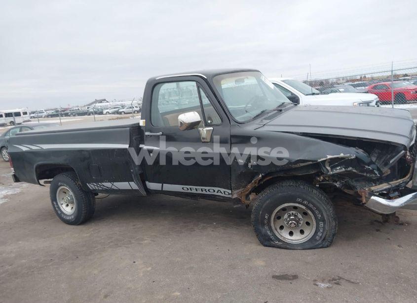 Photo 13 of 1984 Chevrolet K10 (VIN 1GCEK14H3EF353374)