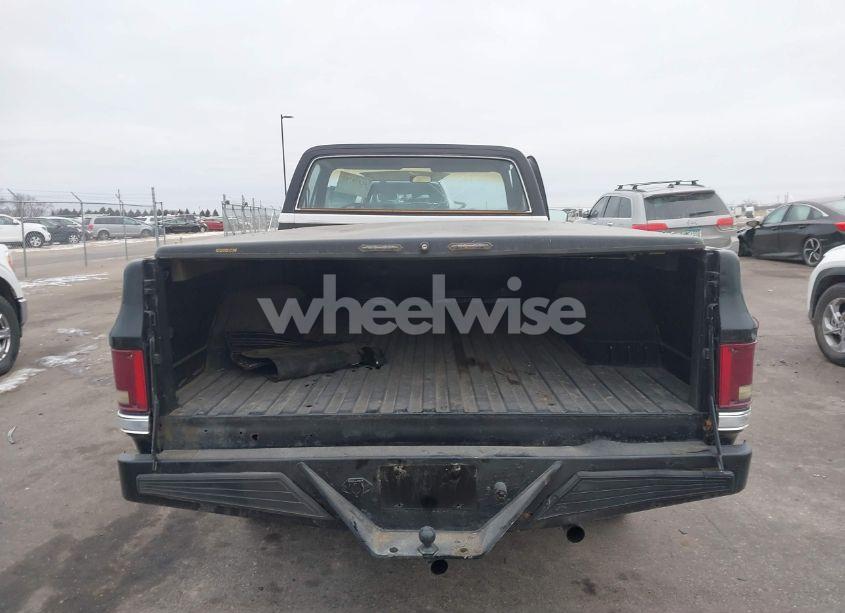 Photo 16 of 1984 Chevrolet K10 (VIN 1GCEK14H3EF353374)
