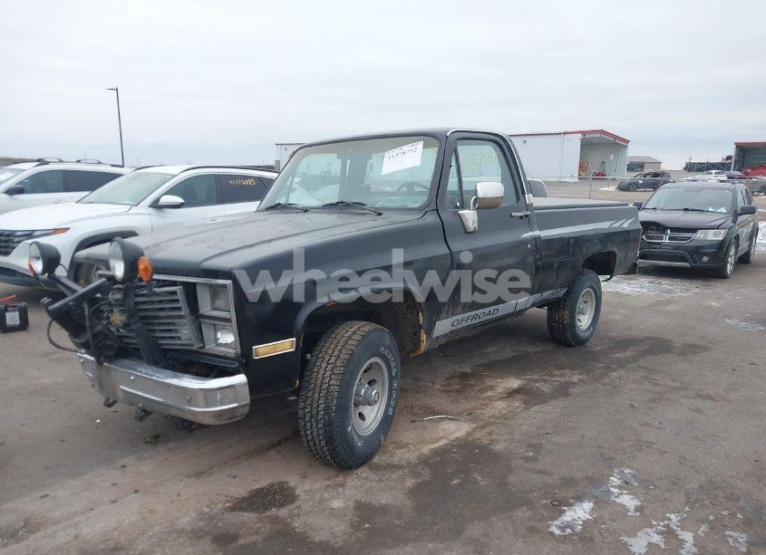 Photo 2 of 1984 Chevrolet K10 (VIN 1GCEK14H3EF353374)