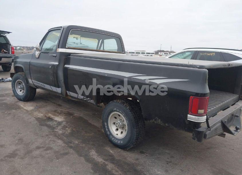 Photo 3 of 1984 Chevrolet K10 (VIN 1GCEK14H3EF353374)