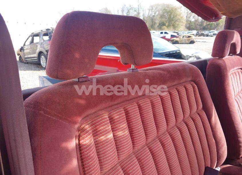 Photo 8 of 1992 Chevrolet Gmt-400 K1500 (VIN 1GCEK14K4NZ191913)