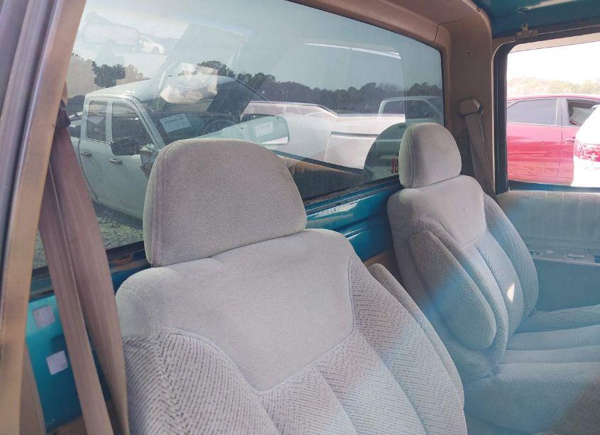 Photo 8 of 1993 Chevrolet Gmt-400 K1500 (VIN 1GCEK14K4PZ160471)