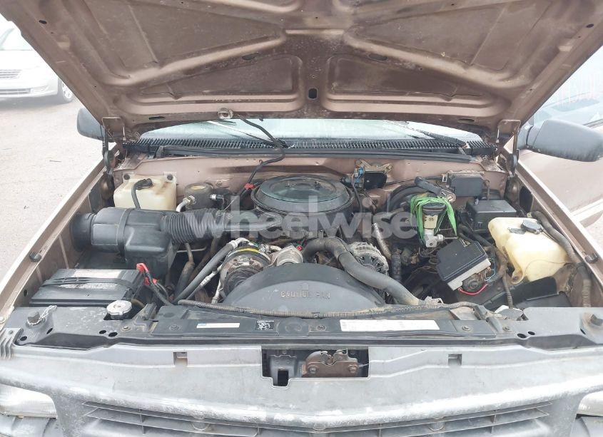 Photo 10 of 1995 Chevrolet Gmt-400 K1500 (VIN 1GCEK14K4SZ168062)