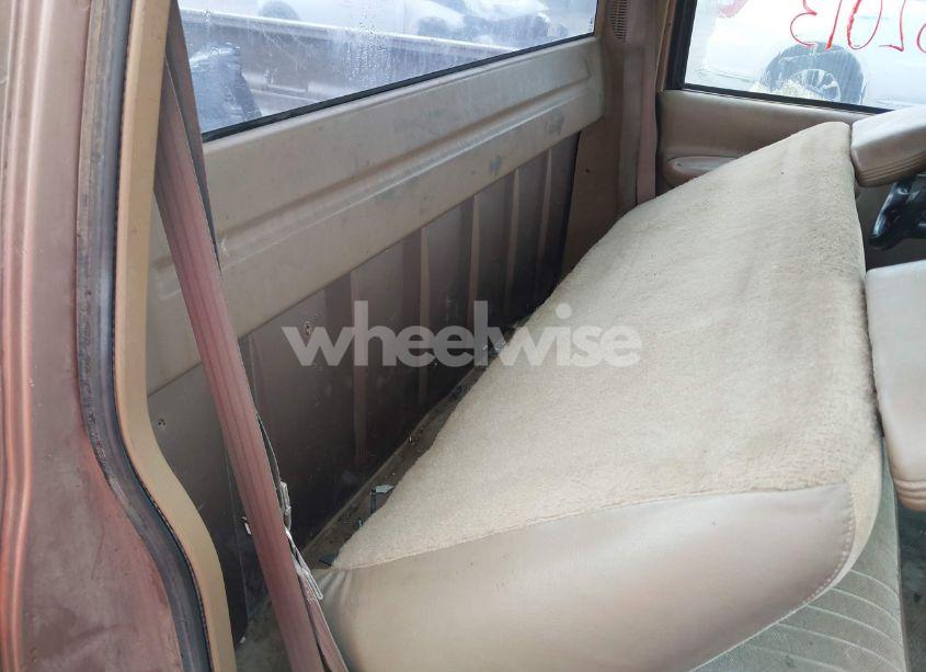 Photo 8 of 1995 Chevrolet Gmt-400 K1500 (VIN 1GCEK14K4SZ168062)