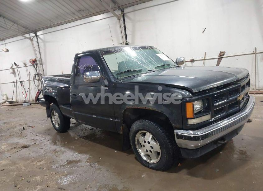 1993 Chevrolet Gmt-400 K1500 (VIN 1GCEK14K5PZ214019) main photo