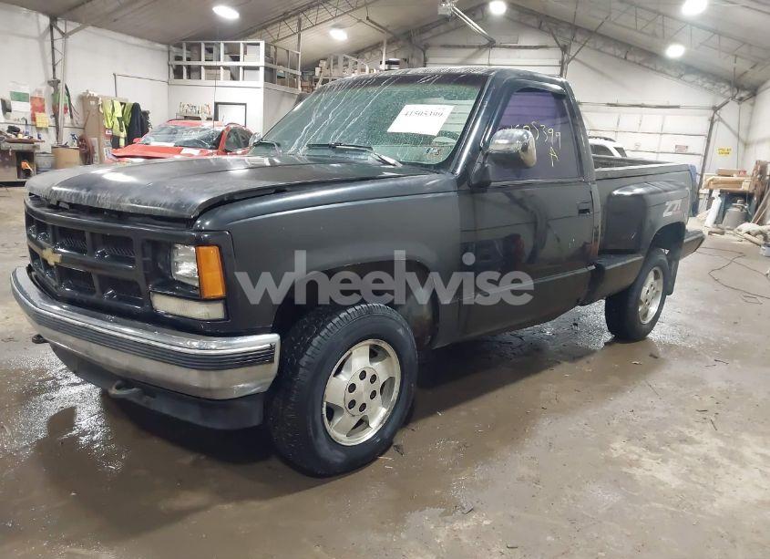 Photo 2 of 1993 Chevrolet Gmt-400 K1500 (VIN 1GCEK14K5PZ214019)