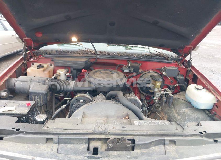 Photo 10 of 1993 Chevrolet Gmt-400 K1500 (VIN 1GCEK14K6PZ198042)