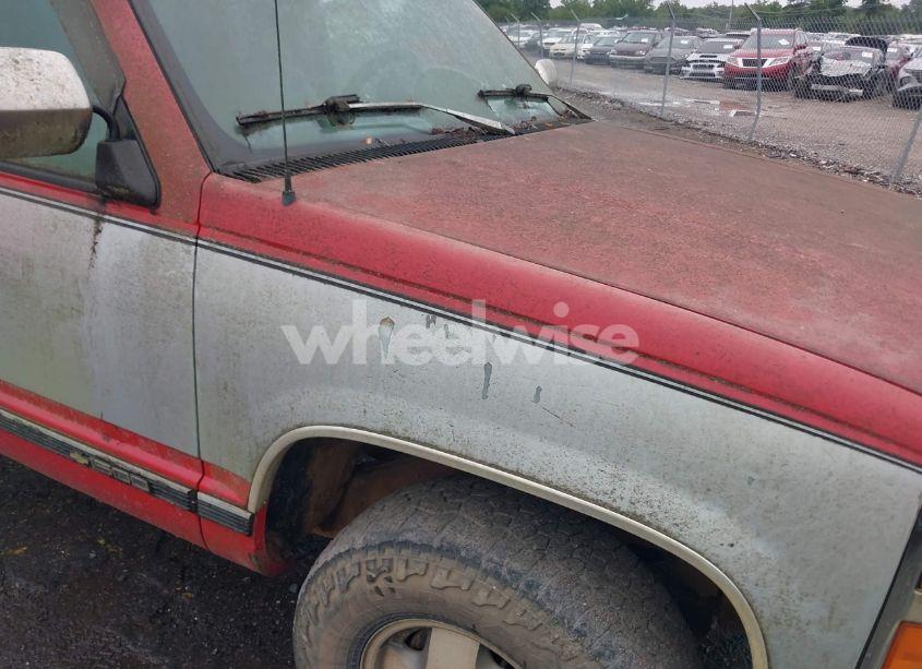 Photo 6 of 1993 Chevrolet Gmt-400 K1500 (VIN 1GCEK14K6PZ198042)