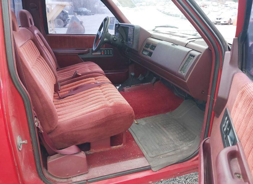 Photo 5 of 1992 Chevrolet Gmt-400 K1500 (VIN 1GCEK14K7NE208047)