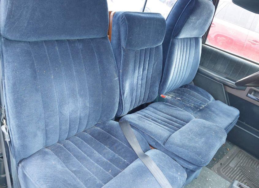 Photo 8 of 1994 Chevrolet Gmt-400 K1500 (VIN 1GCEK14K7RZ269445)