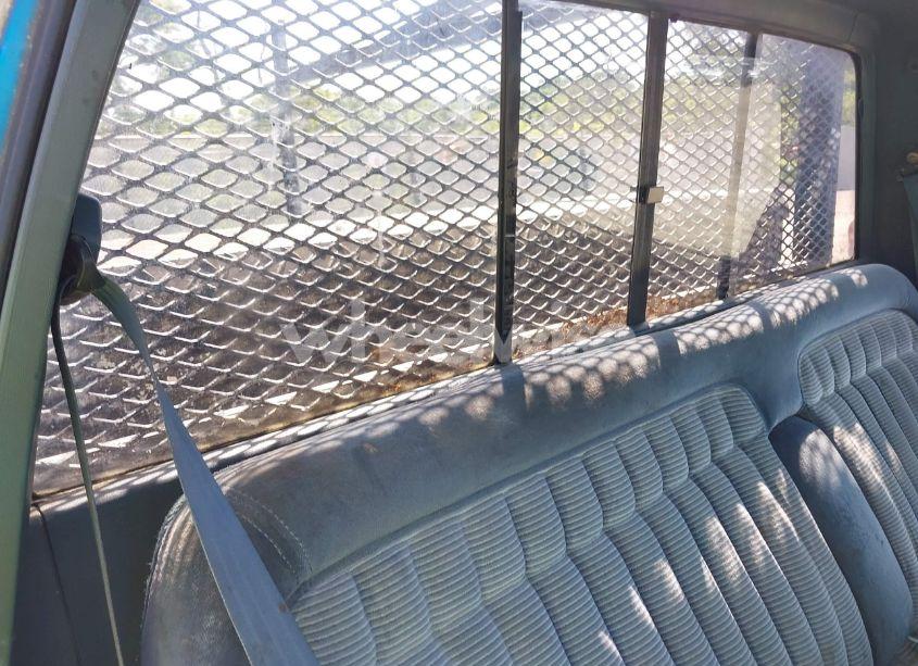 Photo 8 of 1991 Chevrolet Gmt-400 K1500 (VIN 1GCEK14K8ME112474)