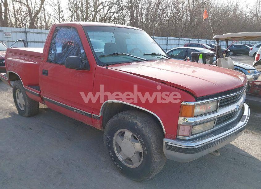 1998 Chevrolet K1500 SPORTSIDE (VIN 1GCEK14R4WZ107670) main photo