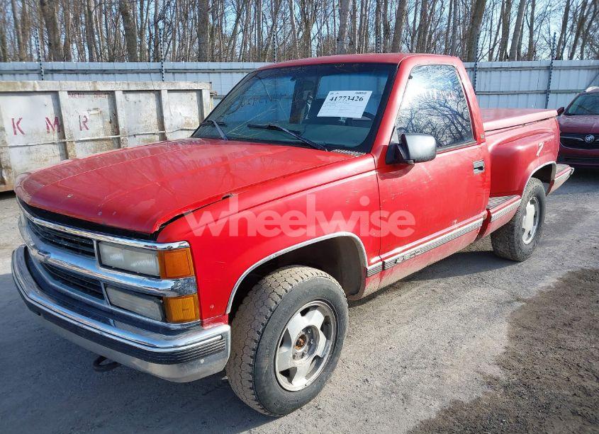 Photo 2 of 1998 Chevrolet K1500 SPORTSIDE (VIN 1GCEK14R4WZ107670)