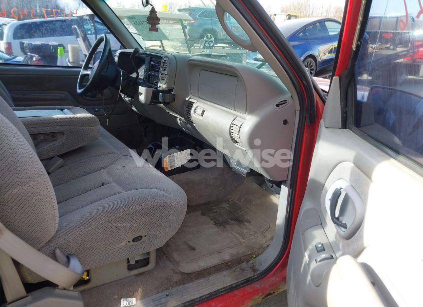 Photo 5 of 1998 Chevrolet K1500 SPORTSIDE (VIN 1GCEK14R4WZ107670)