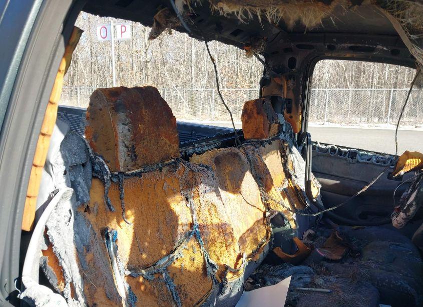 Photo 8 of 2003 Chevrolet Silverado 1500 (VIN 1GCEK14T03Z248517)