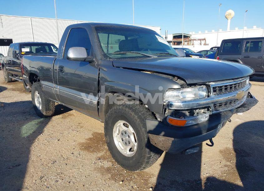 2000 Chevrolet Silverado 1500 LS (VIN 1GCEK14T0YZ173115) main photo