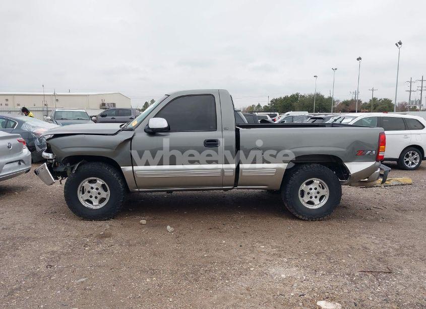 Photo 15 of 2000 Chevrolet Silverado 1500 LS (VIN 1GCEK14T0YZ173115)