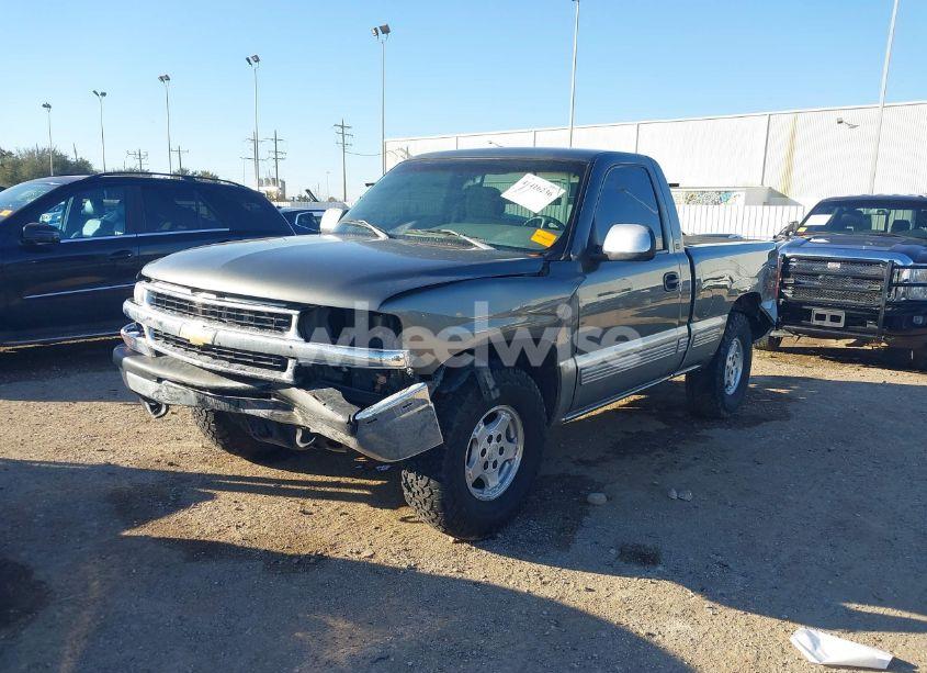 Photo 2 of 2000 Chevrolet Silverado 1500 LS (VIN 1GCEK14T0YZ173115)