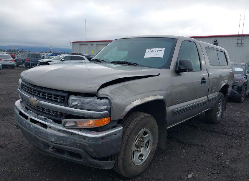 Photo 2 of 2001 Chevrolet Silverado 1500 (VIN 1GCEK14T11Z202420)