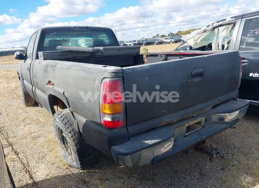 Photo 3 of 2002 Chevrolet Silverado 1500 LS (VIN 1GCEK14T22Z220491)