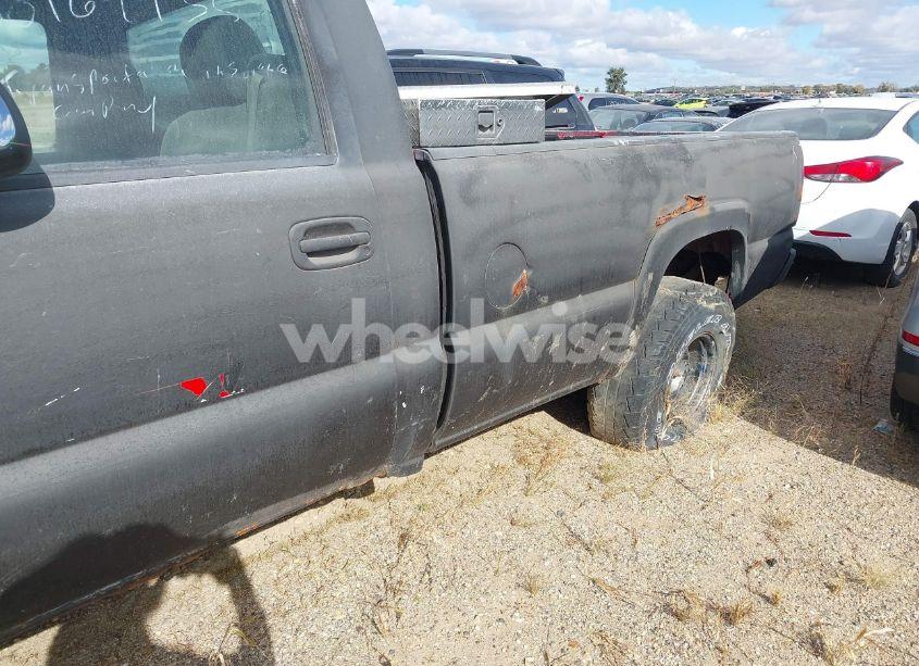 Photo 6 of 2002 Chevrolet Silverado 1500 LS (VIN 1GCEK14T22Z220491)