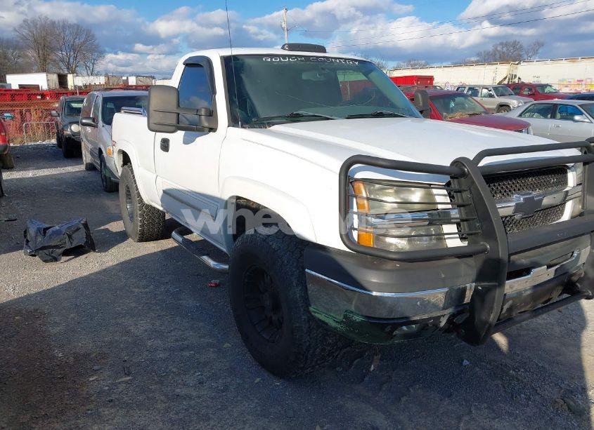 2004 Chevrolet Silverado 1500 Z71 (VIN 1GCEK14T24Z295677) main photo