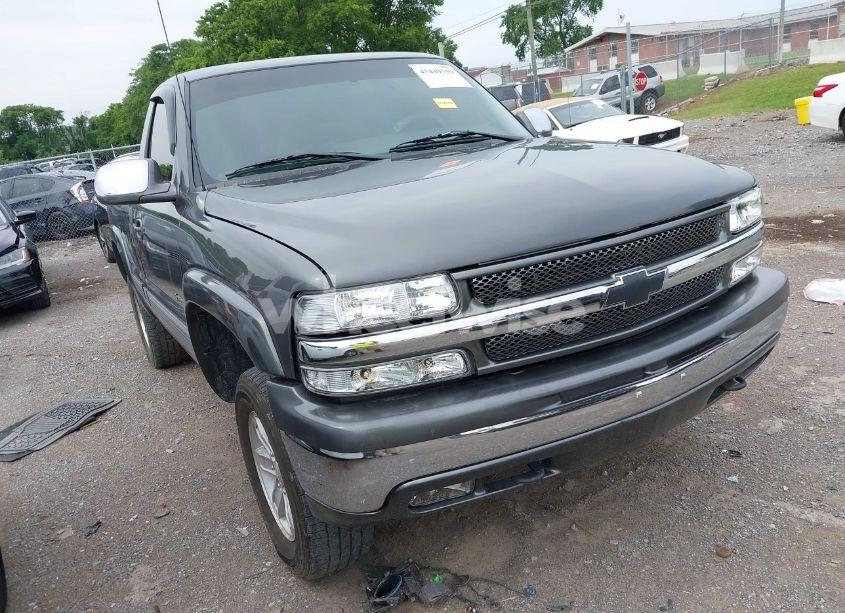 2000 Chevrolet Silverado 1500 LS (VIN 1GCEK14T2YZ134087) main photo
