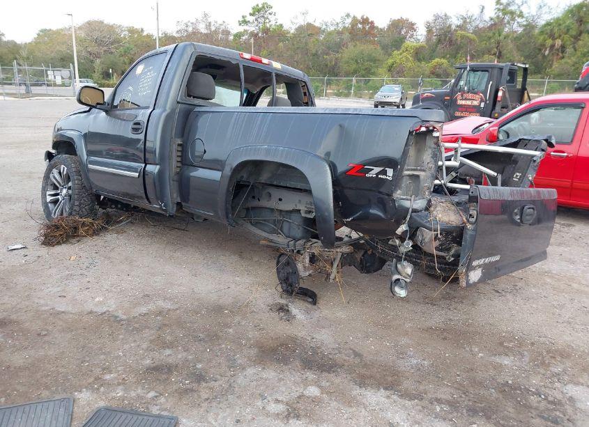 Photo 3 of 2005 Chevrolet Silverado 1500 Z71 (VIN 1GCEK14T45Z131364)