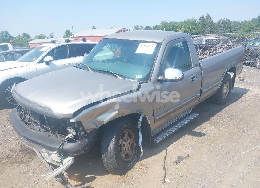 Photo 2 of 2000 Chevrolet Silverado 1500 LS (VIN 1GCEK14T4YE213610)
