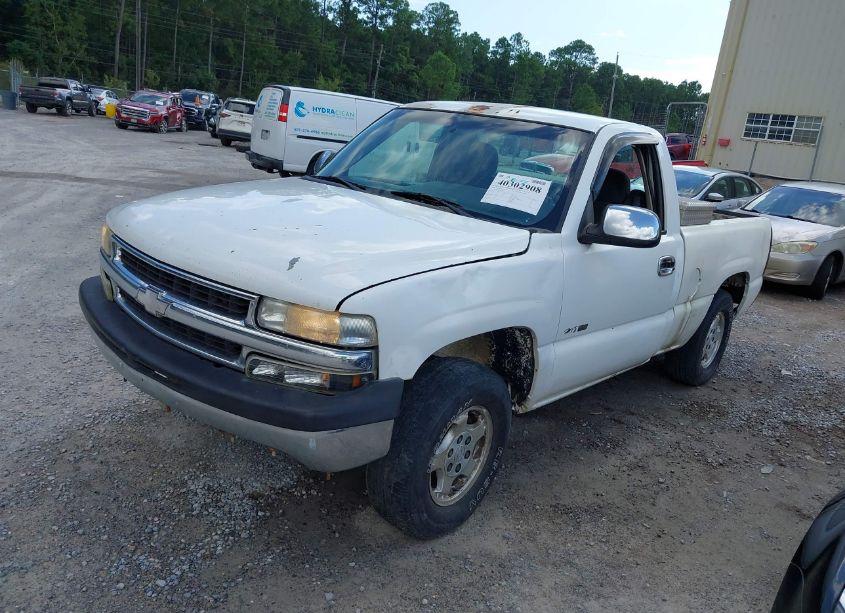 Photo 2 of 2000 Chevrolet Silverado 1500 LS (VIN 1GCEK14T5YZ371611)