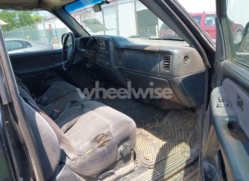 Photo 5 of 2002 Chevrolet Silverado 1500 LS (VIN 1GCEK14T82Z314441)