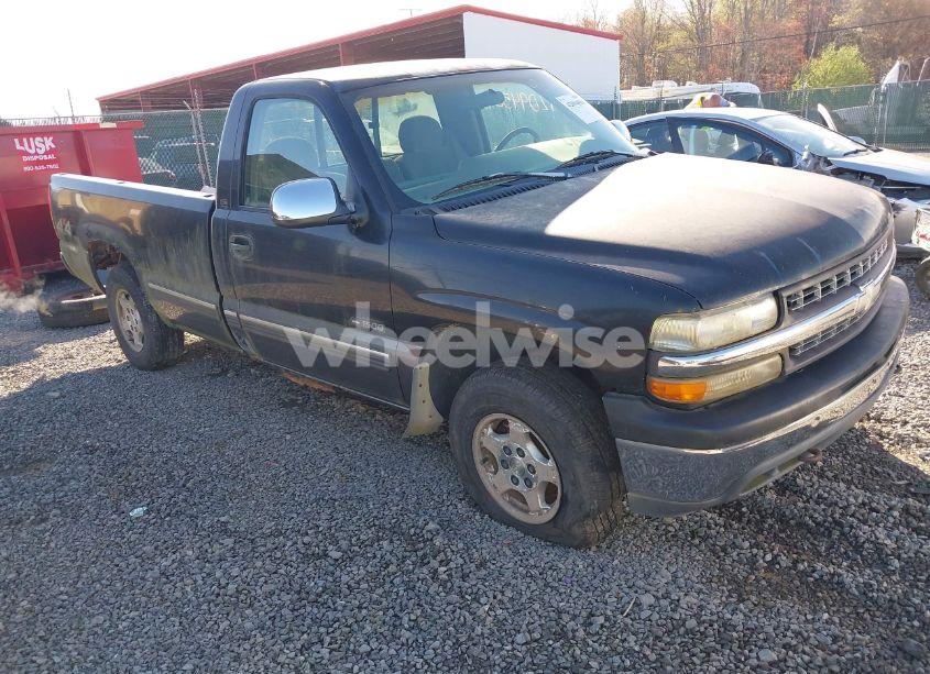 1999 Chevrolet Silverado 1500 LS (VIN 1GCEK14T8XE115517) main photo