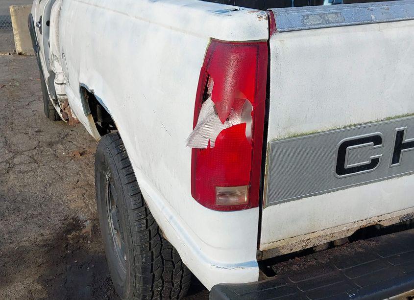 Photo 15 of 2000 Chevrolet Silverado 1500 LS (VIN 1GCEK14T8YZ235165)