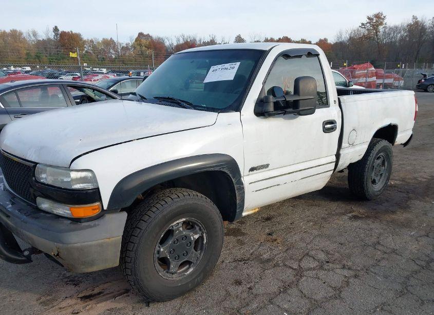 Photo 2 of 2000 Chevrolet Silverado 1500 LS (VIN 1GCEK14T8YZ235165)