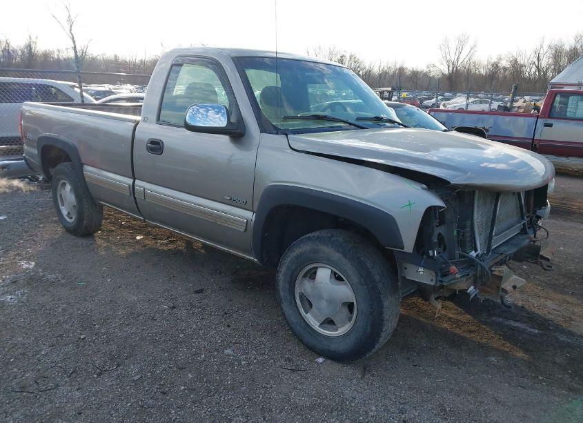2001 Chevrolet Silverado 1500 LS (VIN 1GCEK14T91E108809) main photo