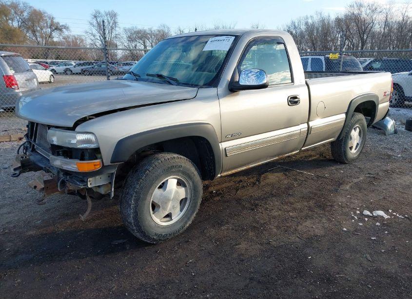 Photo 2 of 2001 Chevrolet Silverado 1500 LS (VIN 1GCEK14T91E108809)