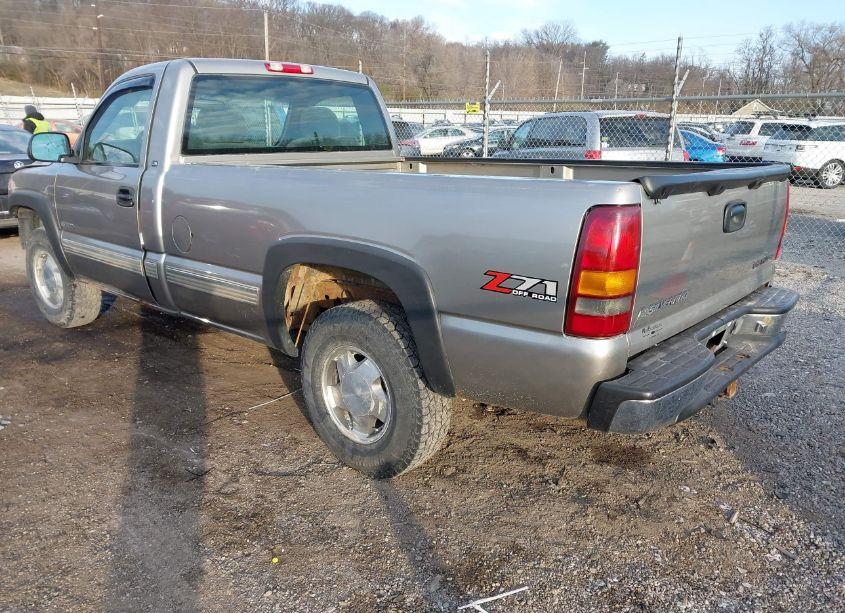 Photo 3 of 2001 Chevrolet Silverado 1500 LS (VIN 1GCEK14T91E108809)