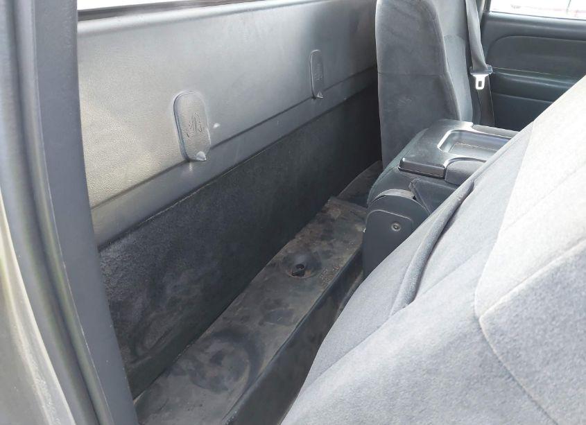 Photo 8 of 2001 Chevrolet Silverado 1500 LS (VIN 1GCEK14T91E108809)