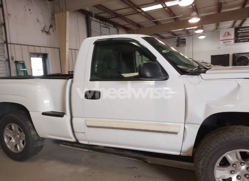 Photo 13 of 2003 Chevrolet Silverado 1500 LS (VIN 1GCEK14T93Z329886)