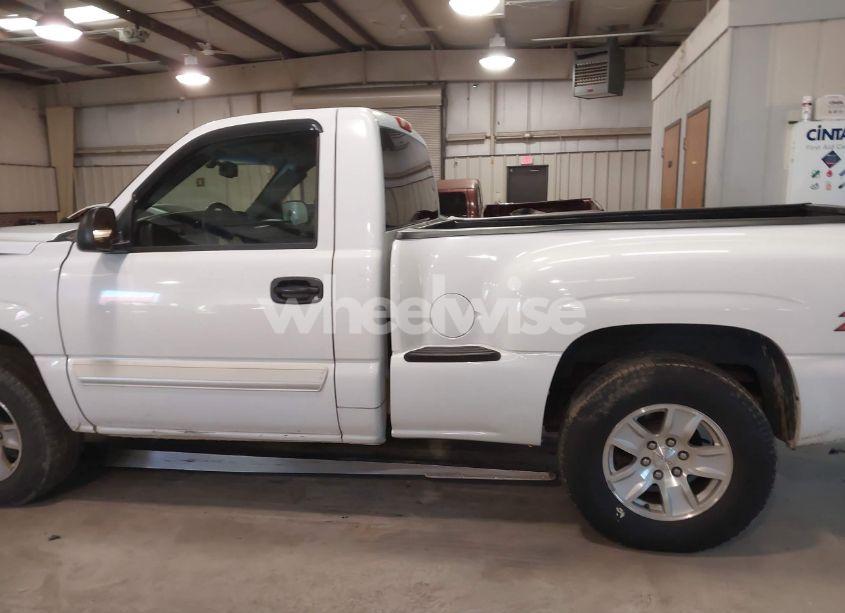 Photo 14 of 2003 Chevrolet Silverado 1500 LS (VIN 1GCEK14T93Z329886)