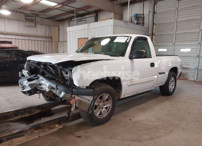 Photo 2 of 2003 Chevrolet Silverado 1500 LS (VIN 1GCEK14T93Z329886)