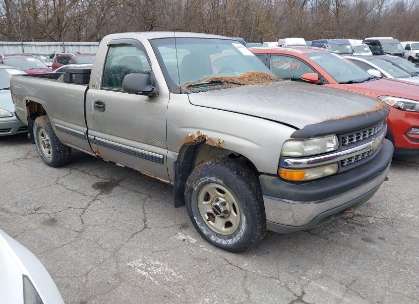 2000 Chevrolet Silverado 1500 (VIN 1GCEK14T9YE381369) main photo