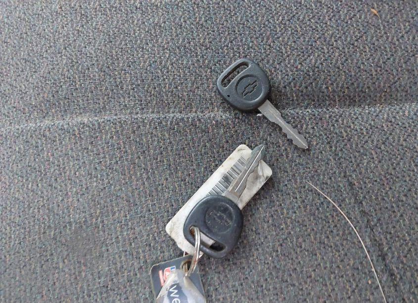 Photo 11 of 2000 Chevrolet Silverado 1500 (VIN 1GCEK14T9YE381369)