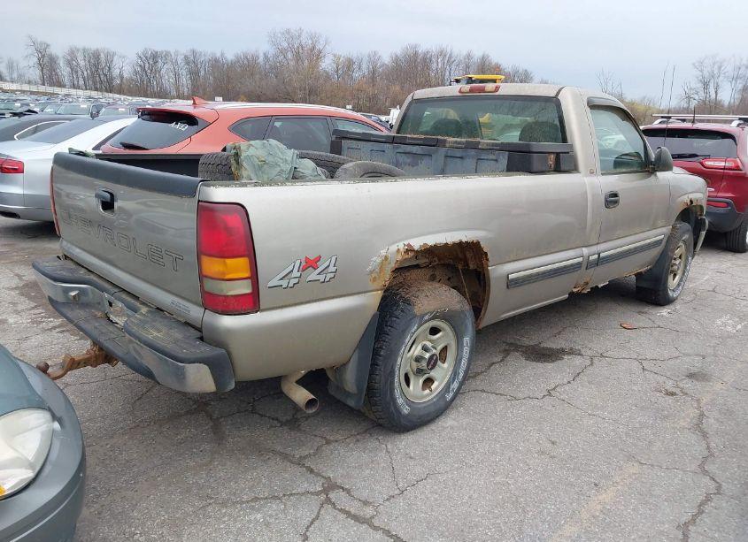 Photo 4 of 2000 Chevrolet Silverado 1500 (VIN 1GCEK14T9YE381369)