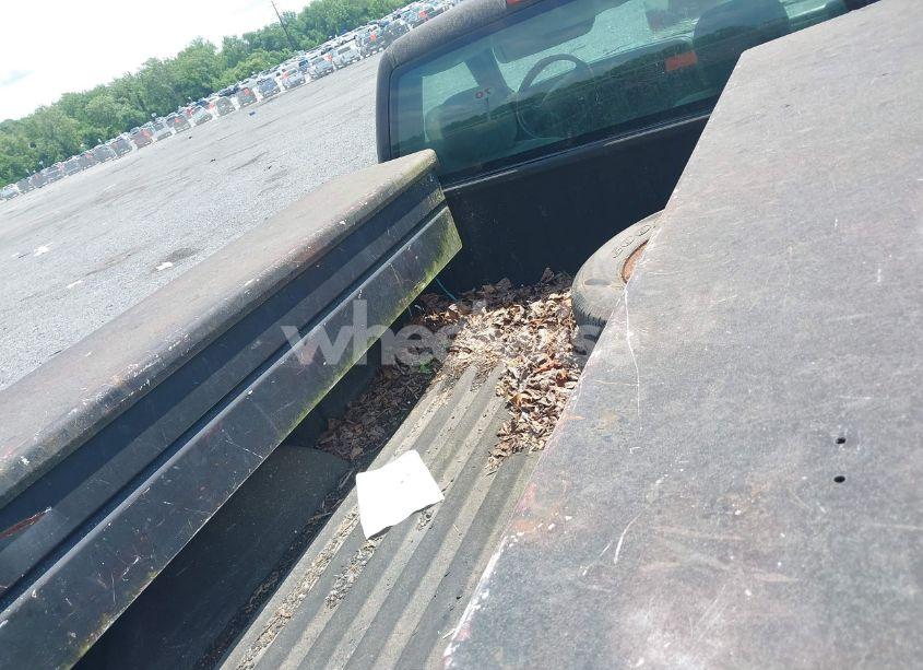 Photo 8 of 2004 Chevrolet Silverado 1500 LS (VIN 1GCEK14TX4E170496)