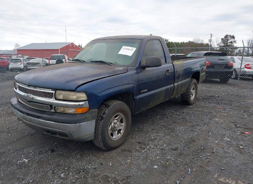 Photo 2 of 2001 Chevrolet Silverado 1500 (VIN 1GCEK14V11E189984)