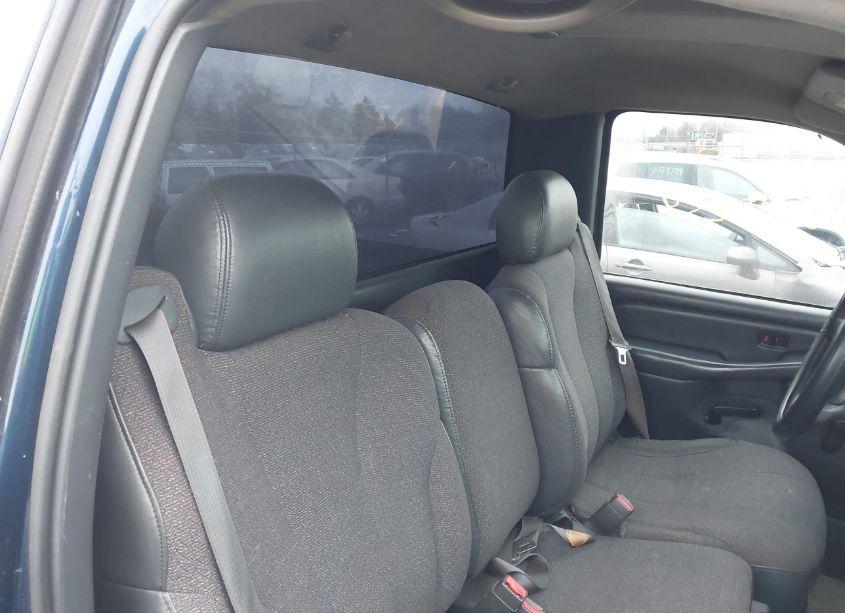 Photo 8 of 2001 Chevrolet Silverado 1500 (VIN 1GCEK14V11E189984)