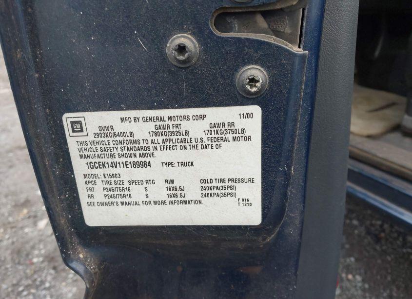 Photo 9 of 2001 Chevrolet Silverado 1500 (VIN 1GCEK14V11E189984)