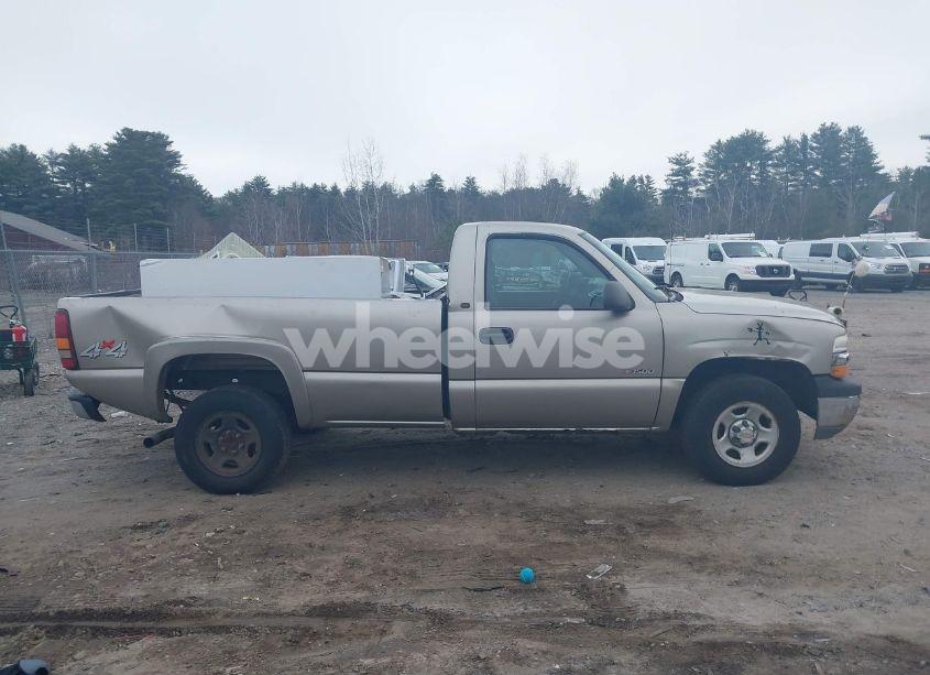 Photo 13 of 2002 Chevrolet Silverado 1500 (VIN 1GCEK14V12Z111201)